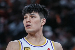 不断升级！陈国豪晒在美国特训的视频：训练比赛日常