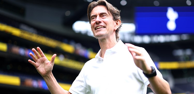 弗兰克：对罗梅罗的续约很高兴，他是英超最好的后卫之一