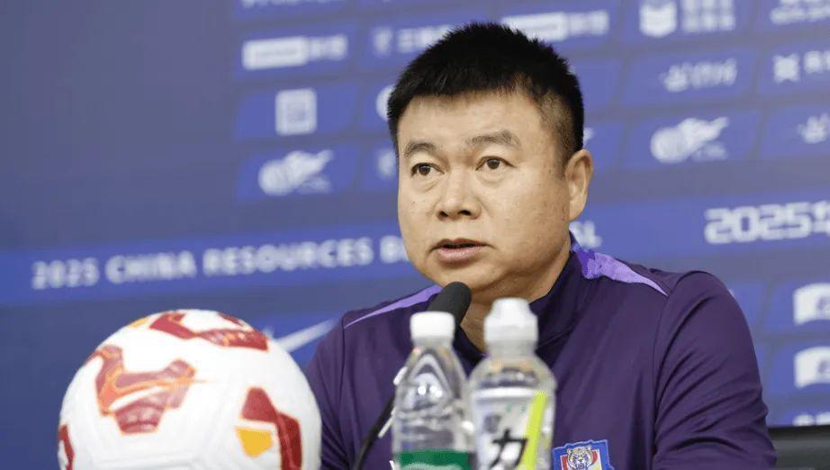 pg电子游戏app-被要求向于根伟道歉！记者李璇：很费解+凭啥道歉 两件事各论各的